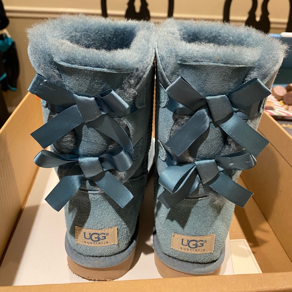 UGG Blue Bailey Bow Short